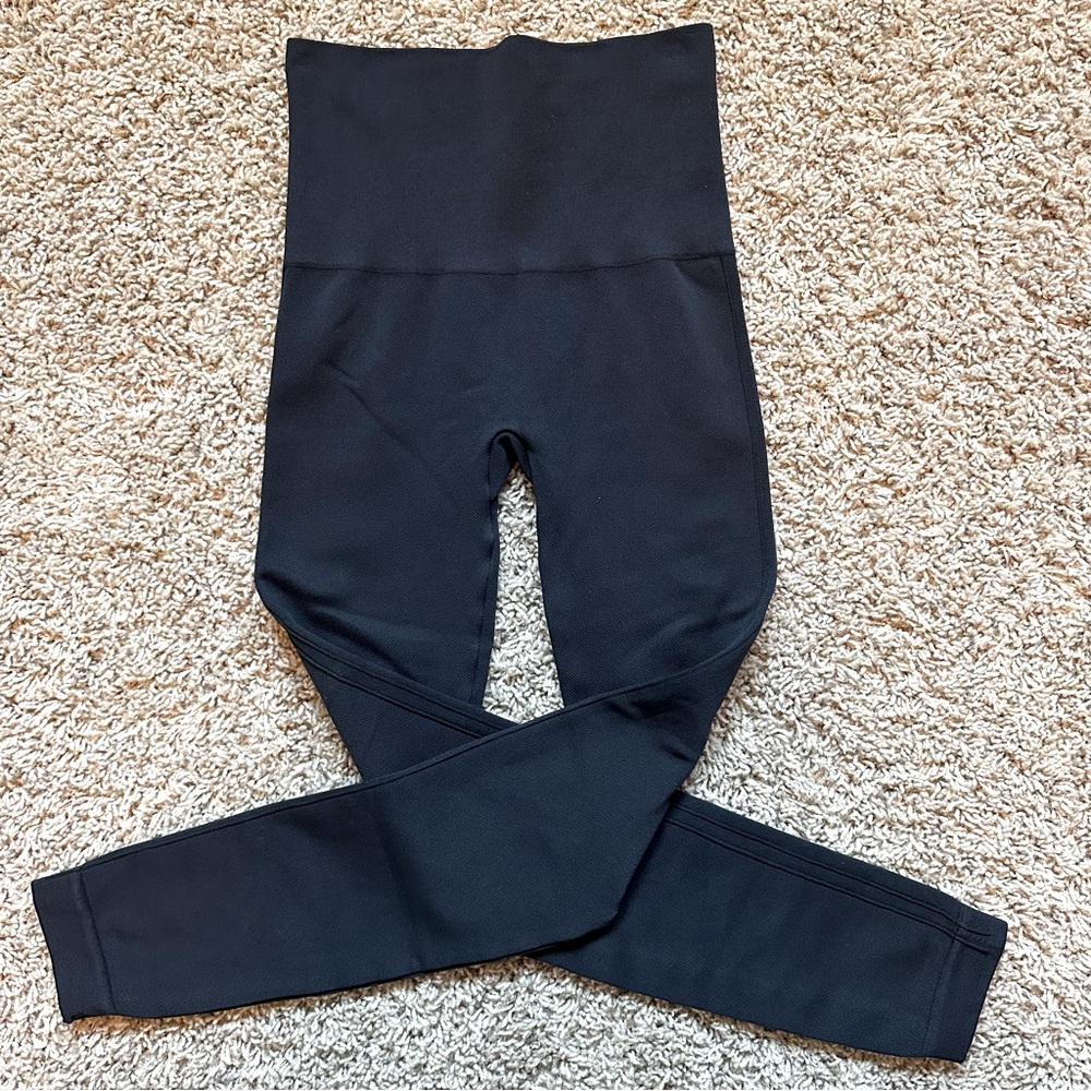 Spanx look at me now seamless leggings - Picture 2 of 5